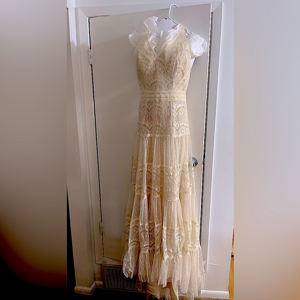 Lace cream/champagne colored wedding dress